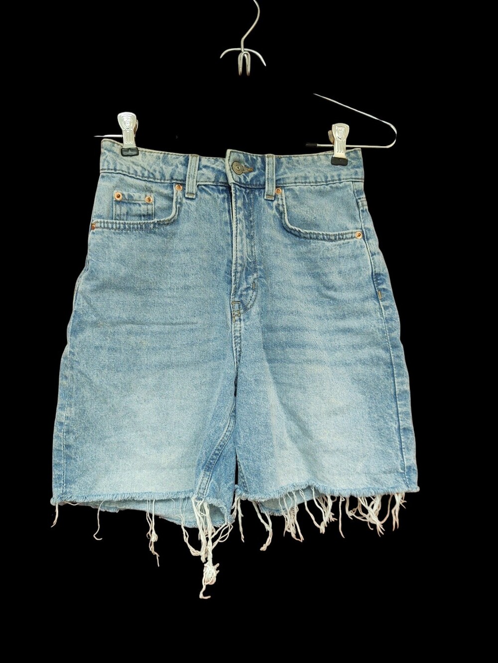 H & M Divided High-Waist Light Blue Denim Shorts with Frayed Hem Size 0